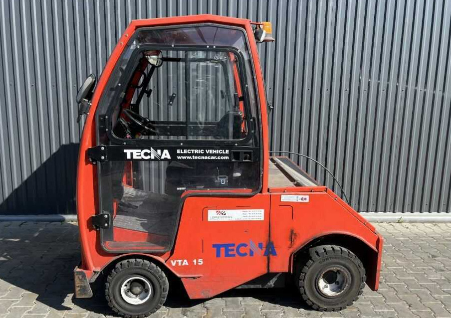 Tecna VTA15 - Tow tractor: picture 2 Tecna VTA15 - Tow tractor: picture 2