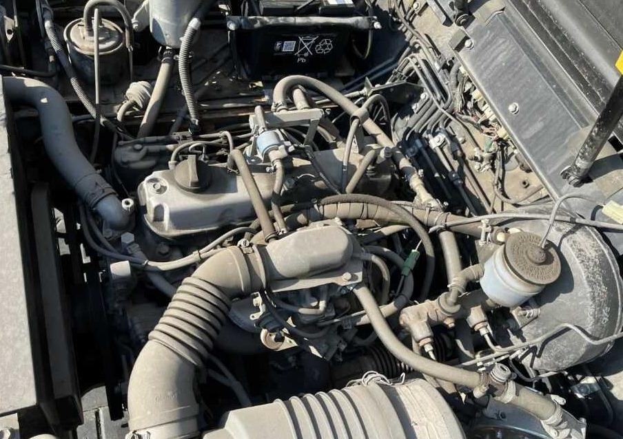 Toyota 2TG20 - Tow tractor: picture 3 Toyota 2TG20 - Tow tractor: picture 3