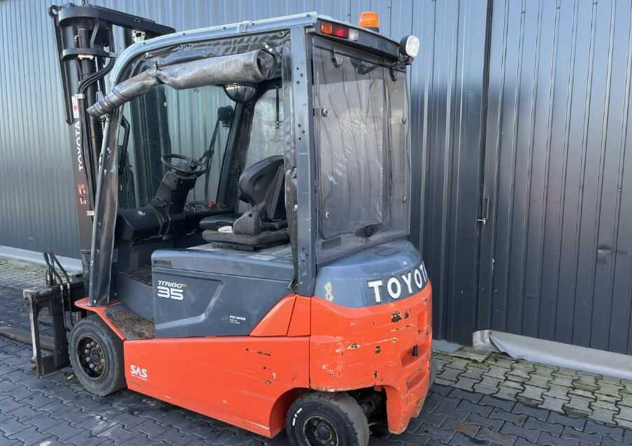 Toyota 8FBMT35 - Electric forklift: picture 3 Toyota 8FBMT35 - Electric forklift: picture 3