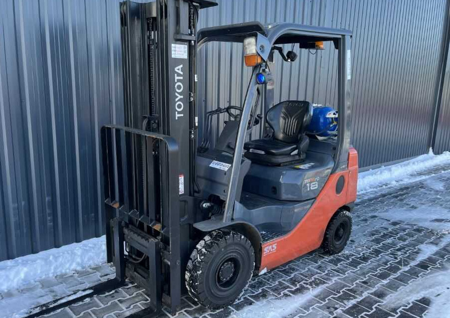 Toyota 8FGF18 - LPG forklift: picture 1 Toyota 8FGF18 - LPG forklift: picture 1