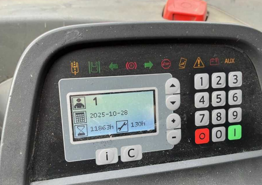 Reach truck Toyota RRE160H: picture 6 Reach truck Toyota RRE160H: picture 6