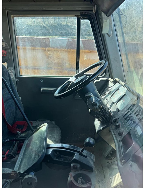 Caterpillar 769D - Cab and interior for Spare parts: picture 5 Caterpillar 769D - Cab and interior for Spare parts: picture 5