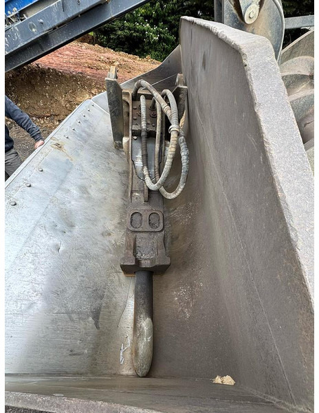 Furukawa FXJ275 - Hydraulic hammer: picture 2 Furukawa FXJ275 - Hydraulic hammer: picture 2