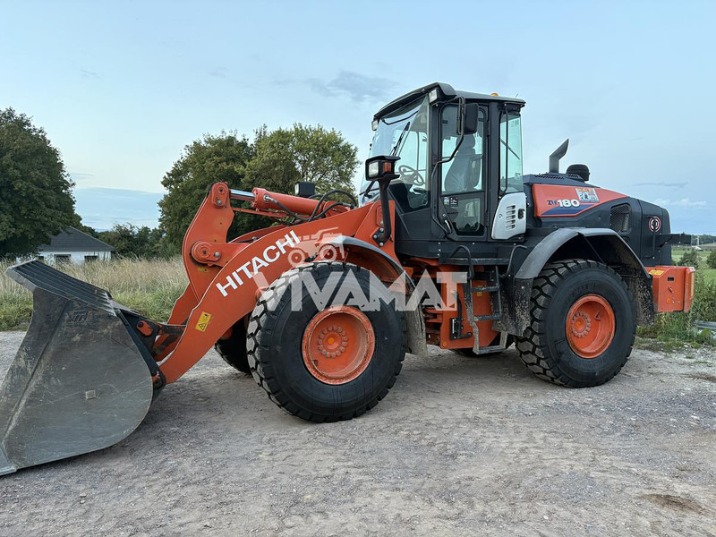 Hitachi ZW180 - Wheel loader: picture 1 Hitachi ZW180 - Wheel loader: picture 1