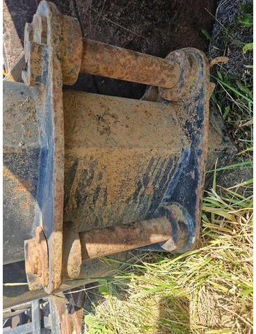 Terex TLB840PS - Bucket: picture 4 Terex TLB840PS - Bucket: picture 4