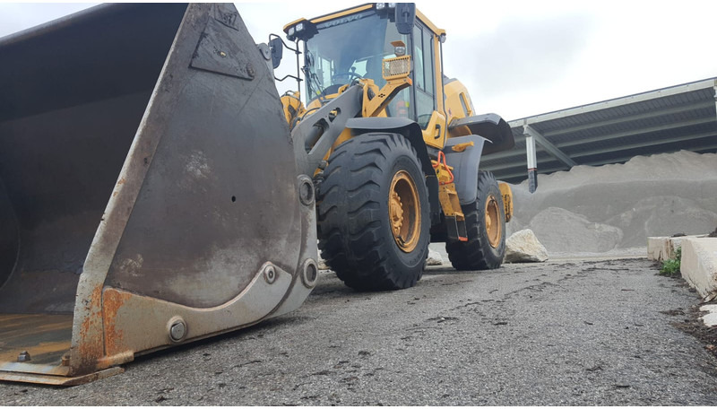 Volvo L90H - Loader: picture 3 Volvo L90H - Loader: picture 3