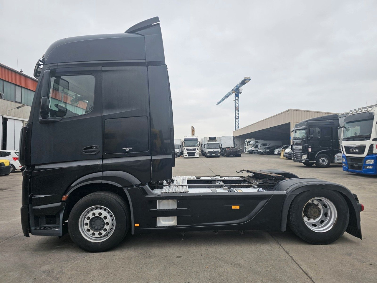 Mercedes-Benz ACTROS 1845 * MOTORSCHADEN * KLIMA * - Tractor unit: picture 4 Mercedes-Benz ACTROS 1845 * MOTORSCHADEN * KLIMA * - Tractor unit: picture 4
