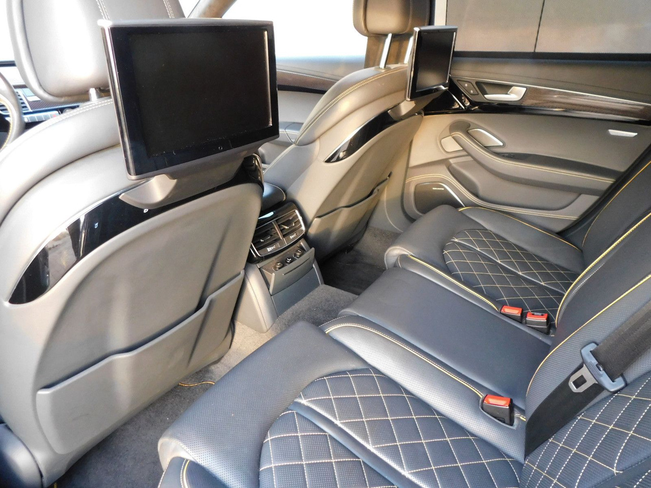 Sedan Audi S8 plus original ABT 519kW 320km/h mit 22 Zoll: picture 23 Sedan Audi S8 plus original ABT 519kW 320km/h mit 22 Zoll: picture 23