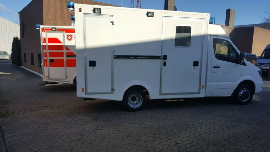 Mercedes-Benz Sprinter 519 4x4 / ATM 0km / Garantie Mercedes-Benz Sprinter 519 4x4 / ATM 0km / Garantie - Ambulance: picture 1 Mercedes-Benz Sprinter 519 4x4 / ATM 0km / Garantie Mercedes-Benz Sprinter 519 4x4 / ATM 0km / Garantie - Ambulance: picture 1