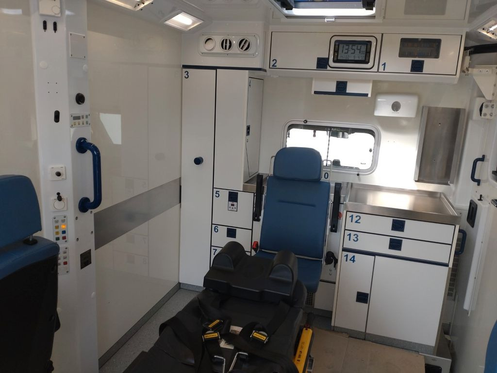Mercedes-Benz Sprinter 519 / ATM 0km 4x on Stock Mercedes-Benz Sprinter 519 / ATM 0km 4x on Stock - Ambulance: picture 4 Mercedes-Benz Sprinter 519 / ATM 0km 4x on Stock Mercedes-Benz Sprinter 519 / ATM 0km 4x on Stock - Ambulance: picture 4