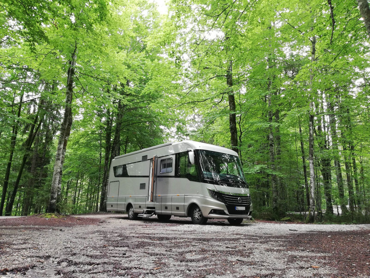 Niesmann + Bischoff Flair 880 BE - Integrated motorhome: picture 2 Niesmann + Bischoff Flair 880 BE - Integrated motorhome: picture 2