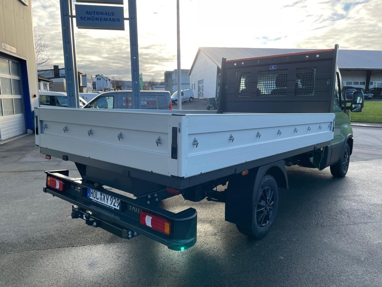 Iveco Daily 35S14A8 Euro6 Klima AHK Navi ZV Iveco Daily 35S14A8 Euro6 Klima AHK Navi ZV - Open body delivery van: picture 4 Iveco Daily 35S14A8 Euro6 Klima AHK Navi ZV Iveco Daily 35S14A8 Euro6 Klima AHK Navi ZV - Open body delivery van: picture 4