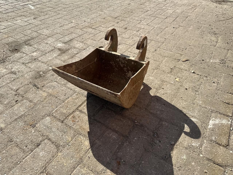 CW 05 - Bucket for Excavator: picture 3 CW 05 - Bucket for Excavator: picture 3