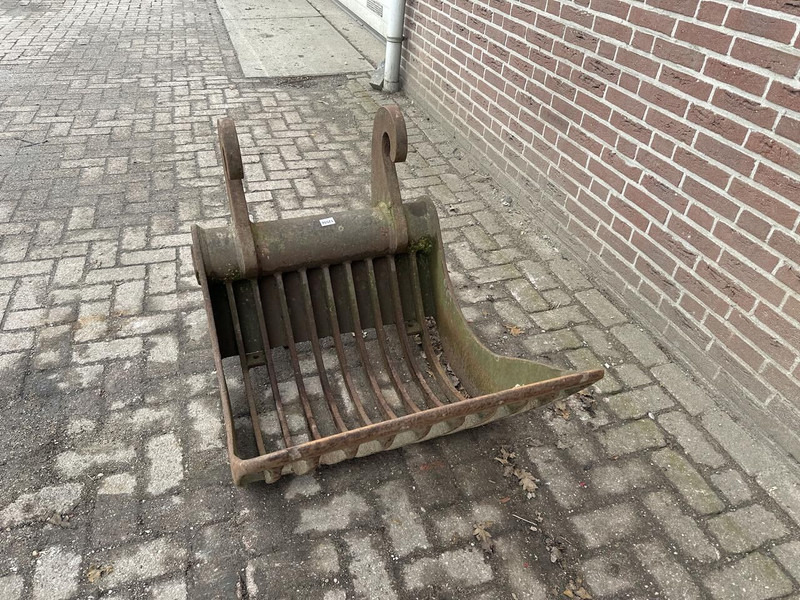 CW 30 - Bucket: picture 3 CW 30 - Bucket: picture 3