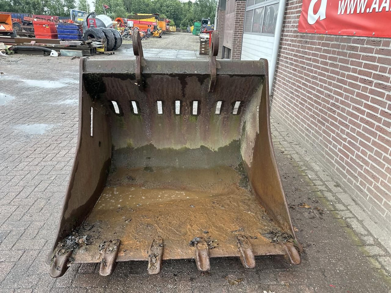 CW 40 - Bucket for Excavator: picture 3 CW 40 - Bucket for Excavator: picture 3