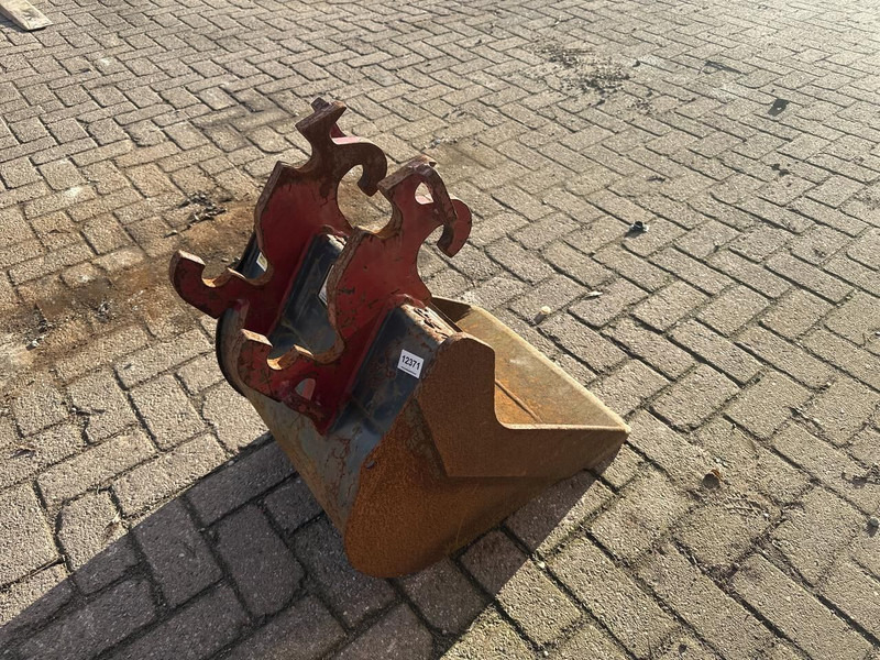 CW05 - Bucket for Excavator: picture 4 CW05 - Bucket for Excavator: picture 4