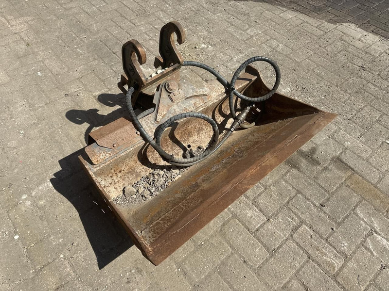 CW05 - Bucket for Construction machinery: picture 4 CW05 - Bucket for Construction machinery: picture 4