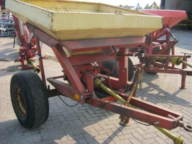 GETROKKEN pendel strooier - Gebruikt - Fertilizer spreader: picture 2 GETROKKEN pendel strooier - Gebruikt - Fertilizer spreader: picture 2