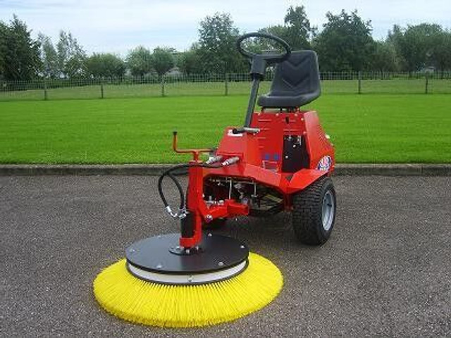 MOTOR veegmachine GS typhoon - Broom: picture 1 MOTOR veegmachine GS typhoon - Broom: picture 1