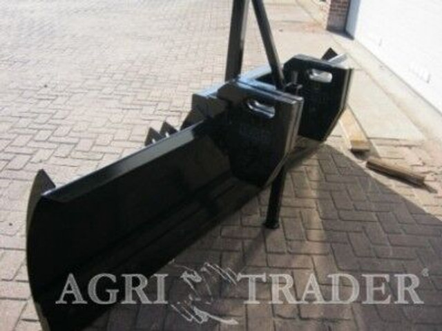 Front hef schuifbladen - Snow plough: picture 1 Front hef schuifbladen - Snow plough: picture 1