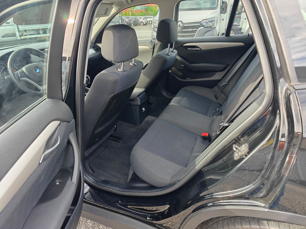 SUV BMW X1 Baureihe X1 18 d sDrive LCI 8 Fach ber. HU Ne: picture 14