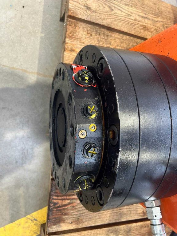 Attachment for Forestry equipment Westtech Woodcracker W1350 Spaltzange DEMO Roto Westtech Woodcracker W1350 Spaltzange DEMO Roto: picture 9 Attachment for Forestry equipment Westtech Woodcracker W1350 Spaltzange DEMO Roto Westtech Woodcracker W1350 Spaltzange DEMO Roto: picture 9