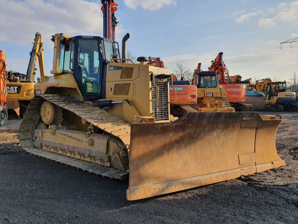 CAT D6N LGP / 7.374h / 6-Wege Klappschild / Bj: 2017 CAT D6N LGP / 7.374h / 6-Wege Klappschild / Bj: 2017 - Bulldozer: picture 1 CAT D6N LGP / 7.374h / 6-Wege Klappschild / Bj: 2017 CAT D6N LGP / 7.374h / 6-Wege Klappschild / Bj: 2017 - Bulldozer: picture 1