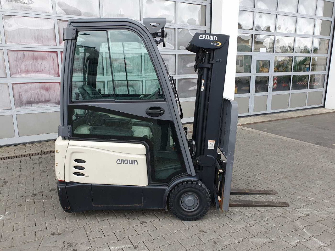 Crown SCT6020-1.3 /Triplex: 4.30m / SS / 1.185h! - Electric forklift: picture 3 Crown SCT6020-1.3 /Triplex: 4.30m / SS / 1.185h! - Electric forklift: picture 3