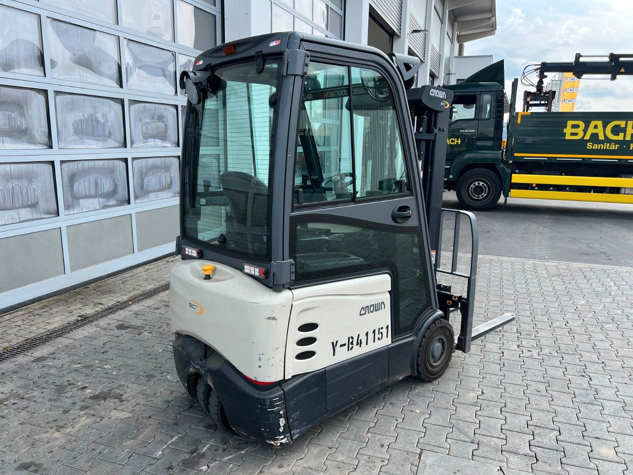 Crown SCT6020-1.3 / Triplex 4,3m / 1.227h / 2017 - Electric forklift: picture 3 Crown SCT6020-1.3 / Triplex 4,3m / 1.227h / 2017 - Electric forklift: picture 3