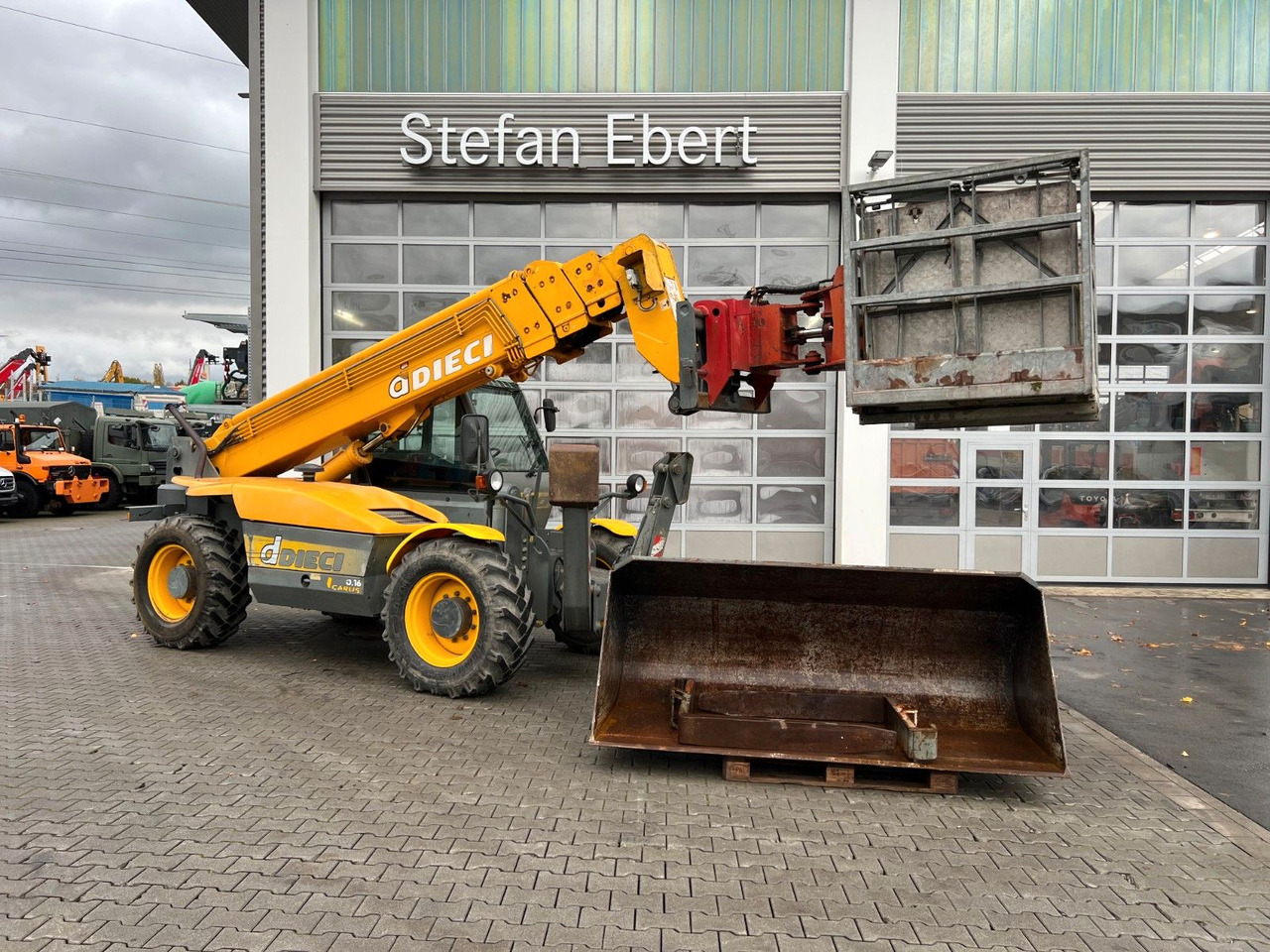 Dieci Icarus 40.16 ET 166 / 4.238 h / 2003 - Telescopic handler: picture 1 Dieci Icarus 40.16 ET 166 / 4.238 h / 2003 - Telescopic handler: picture 1