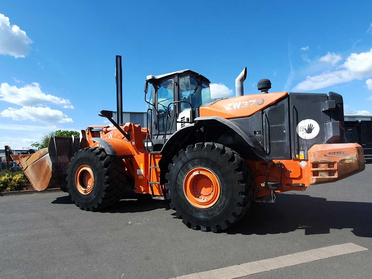Hitachi ZW 370-5B / nur 6.820h ! / 2014 / Schaufel - Wheel loader: picture 3 Hitachi ZW 370-5B / nur 6.820h ! / 2014 / Schaufel - Wheel loader: picture 3