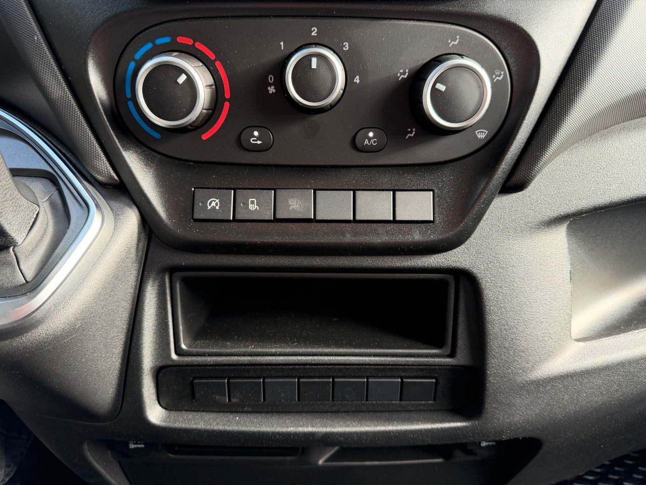 Tipper van Iveco Daily 35S14 A8*R3.450mm*Automatik*Kamera*3Sitze*: picture 18 Tipper van Iveco Daily 35S14 A8*R3.450mm*Automatik*Kamera*3Sitze*: picture 18