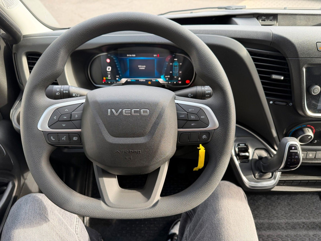 Tipper van Iveco Daily 35S14 A8*R3.450mm*Automatik*Kamera*3Sitze*: picture 11 Tipper van Iveco Daily 35S14 A8*R3.450mm*Automatik*Kamera*3Sitze*: picture 11