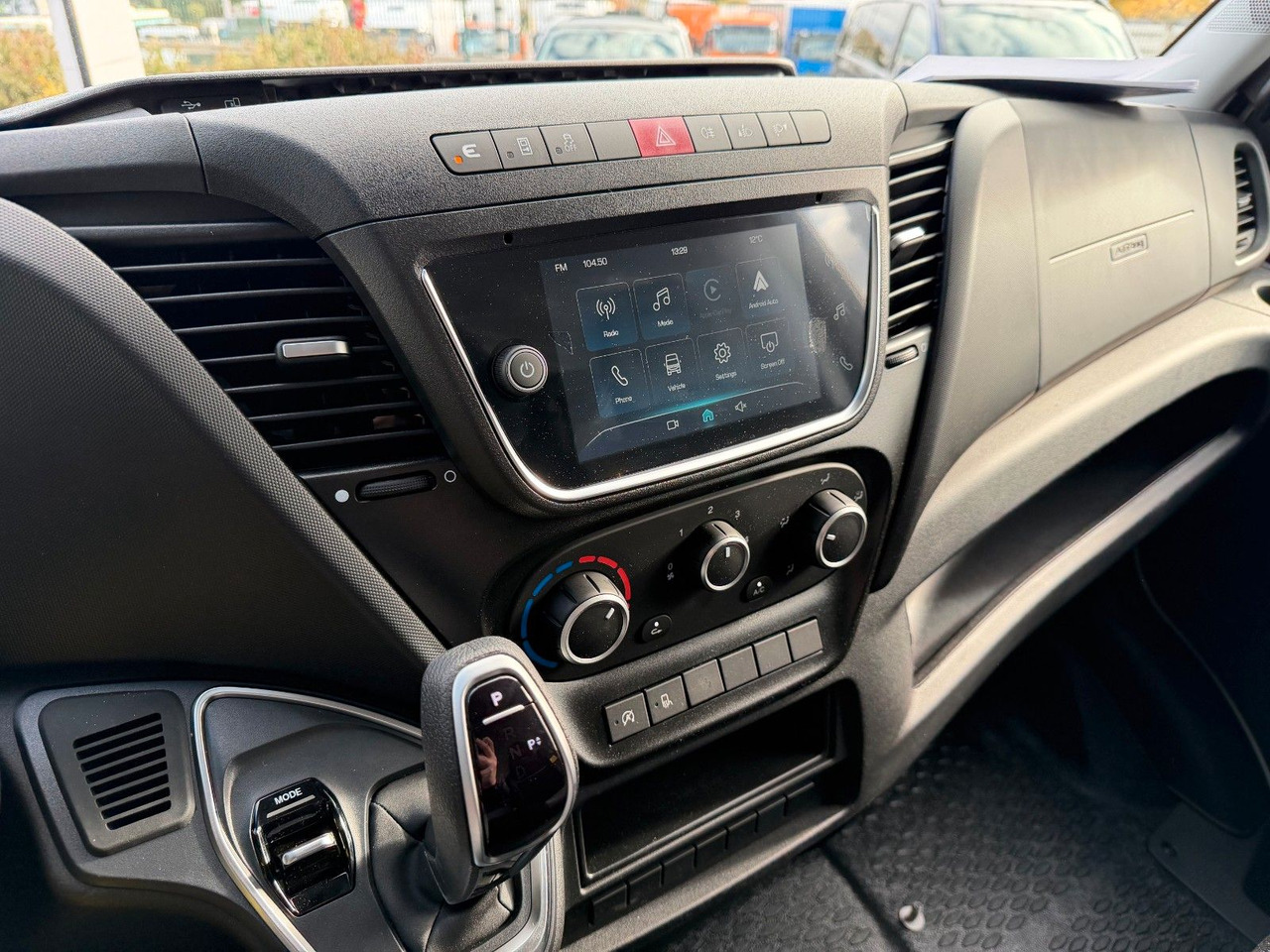 Tipper van Iveco Daily 35S14 A8*R3.450mm*Automatik*Kamera*3Sitze*: picture 15 Tipper van Iveco Daily 35S14 A8*R3.450mm*Automatik*Kamera*3Sitze*: picture 15