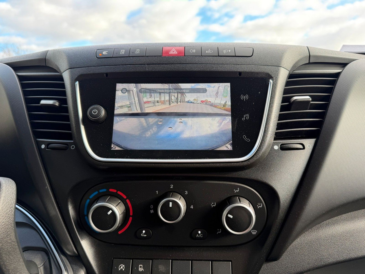 Tipper van Iveco Daily 35S14 A8*R3.450mm*Automatik*Kamera*3Sitze*: picture 16 Tipper van Iveco Daily 35S14 A8*R3.450mm*Automatik*Kamera*3Sitze*: picture 16