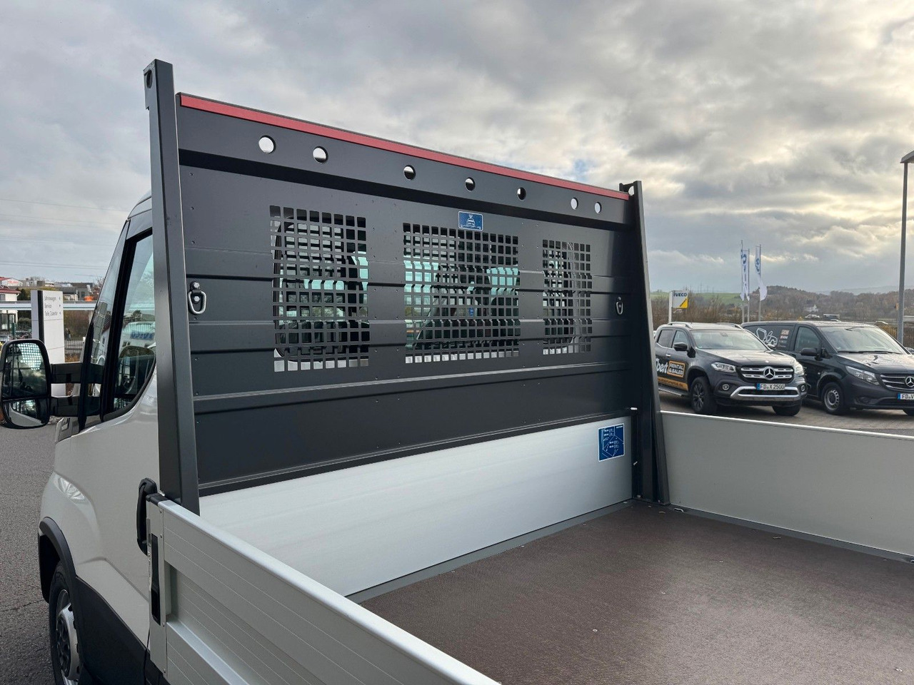 Iveco Daily 35S16 *R.3750mm*Automatik*AHK*Kamera* - Open body delivery van: picture 5 Iveco Daily 35S16 *R.3750mm*Automatik*AHK*Kamera* - Open body delivery van: picture 5