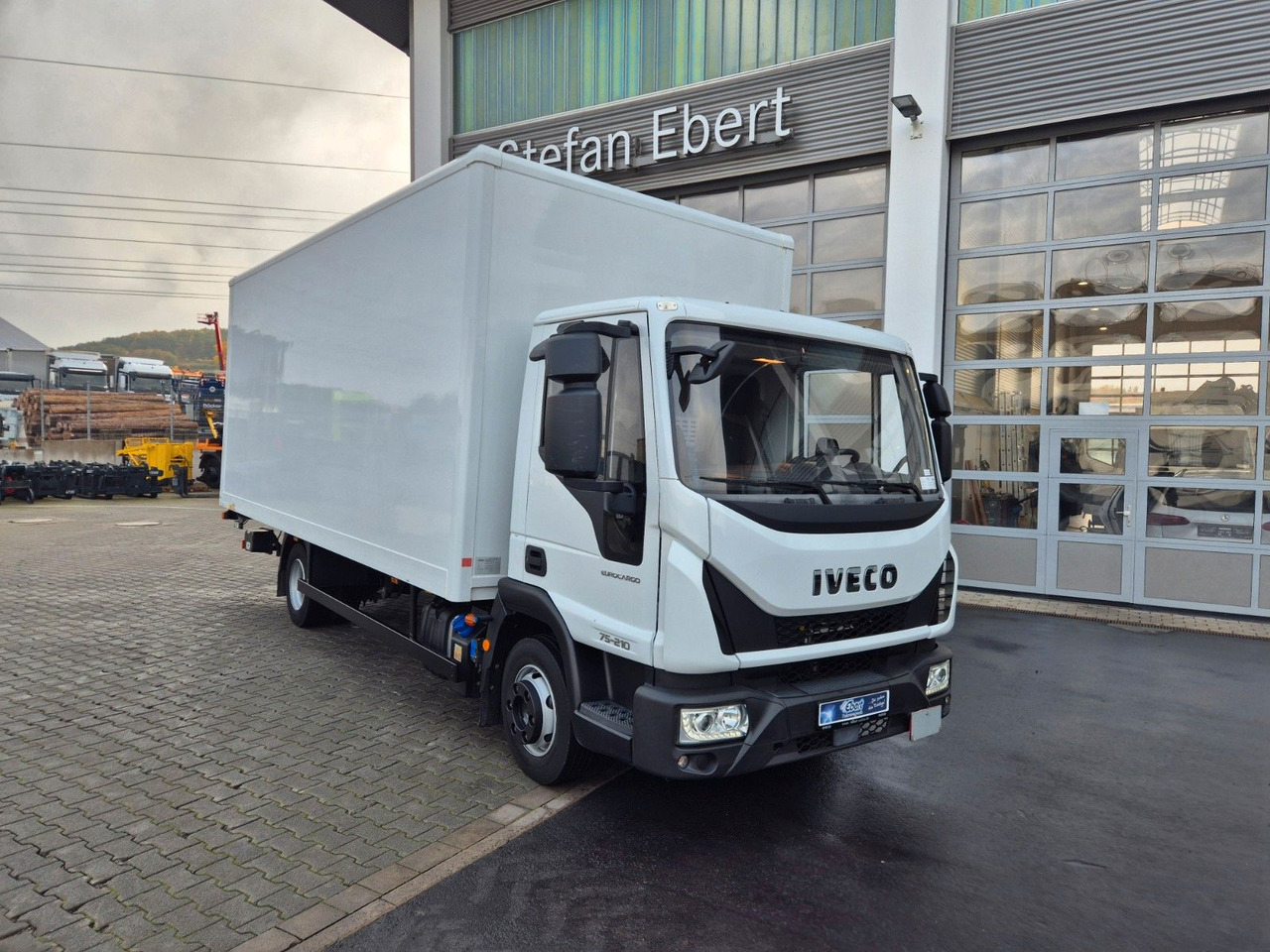 Iveco Eurocargo 75-210 Koffer LBW - Closed box van: picture 3 Iveco Eurocargo 75-210 Koffer LBW - Closed box van: picture 3