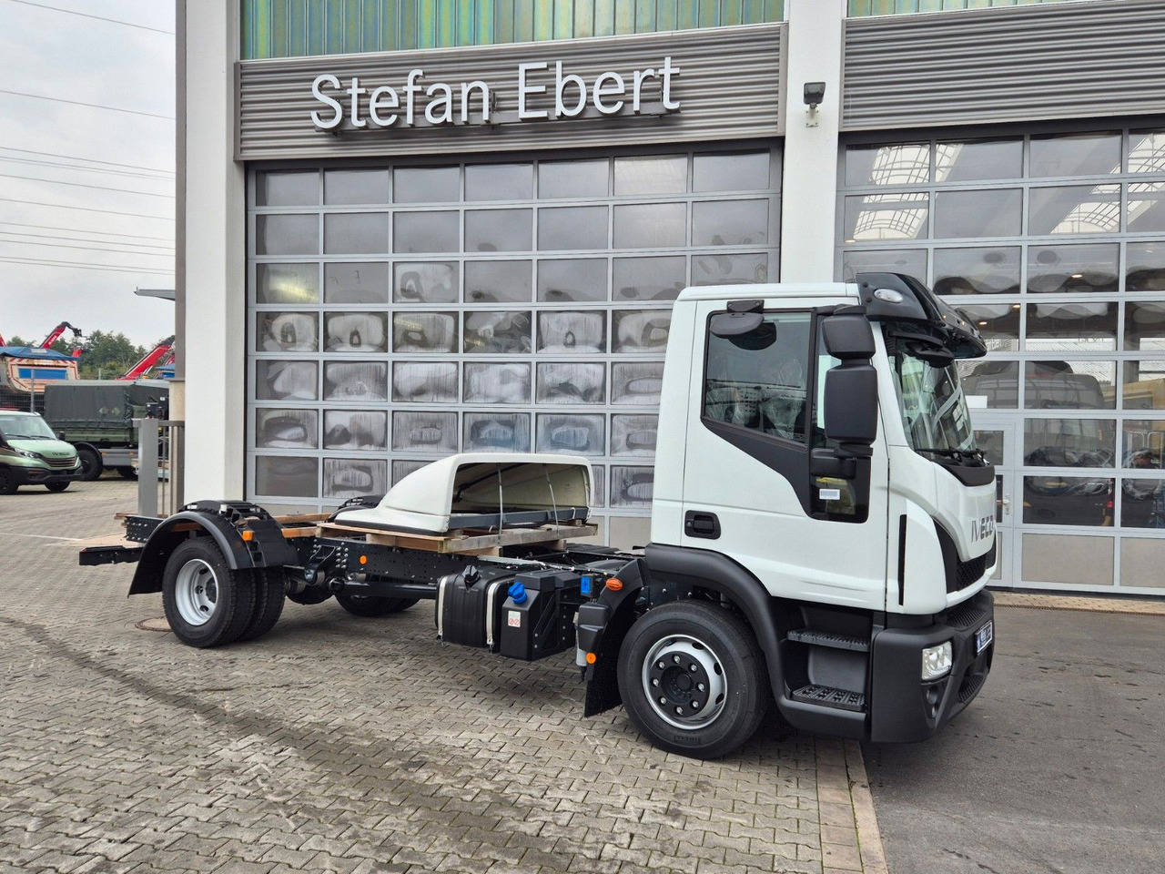 Iveco Eurocargo ML120E21/FP Spoiler Klima Xenon 3 St. - Cab chassis truck: picture 5 Iveco Eurocargo ML120E21/FP Spoiler Klima Xenon 3 St. - Cab chassis truck: picture 5