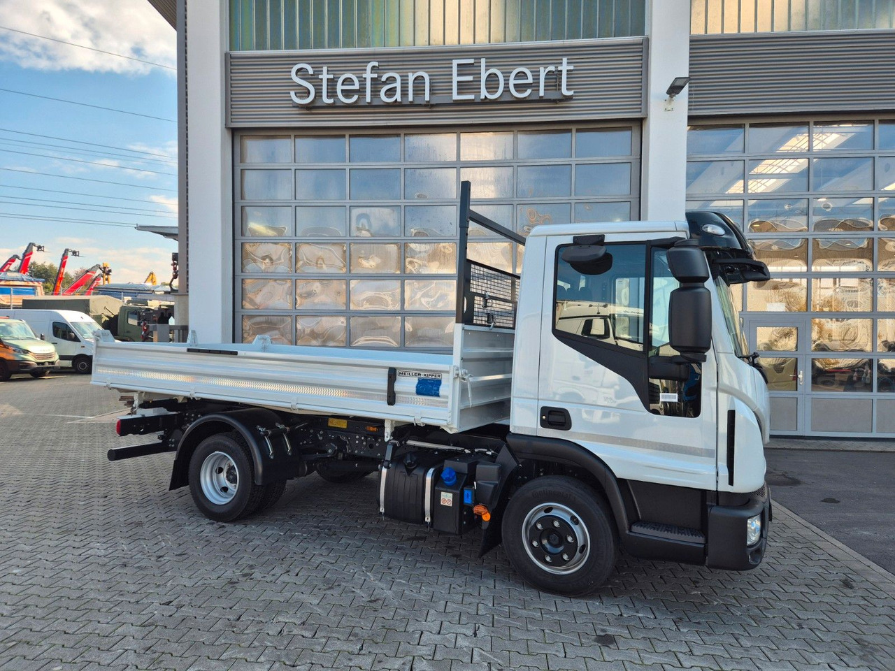 Iveco Eurocargo ML80E21 Meiller 2x AHK 3 Sitze Klima - Tipper van: picture 4 Iveco Eurocargo ML80E21 Meiller 2x AHK 3 Sitze Klima - Tipper van: picture 4