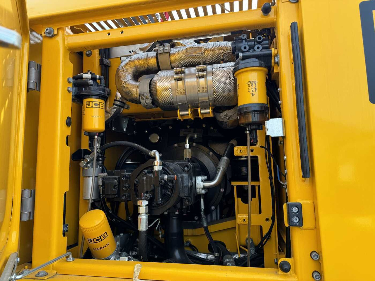 JCB 220X LC / DEMO / nur 70h / 2022 / X-Line PRO leasing JCB 220X LC / DEMO / nur 70h / 2022 / X-Line PRO: picture 9