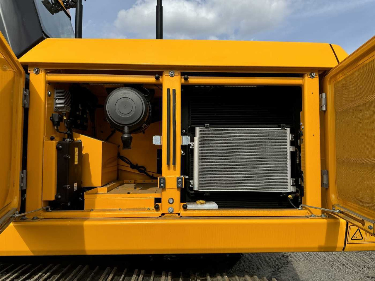 JCB 220X LC / DEMO / nur 70h / 2022 / X-Line PRO leasing JCB 220X LC / DEMO / nur 70h / 2022 / X-Line PRO: picture 10