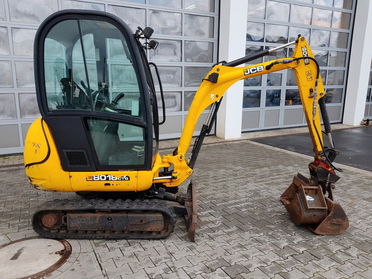 JCB 8018 / 3.420h / hydrl. Grabenräumer / Tieflöffel - Mini excavator: picture 2 JCB 8018 / 3.420h / hydrl. Grabenräumer / Tieflöffel - Mini excavator: picture 2