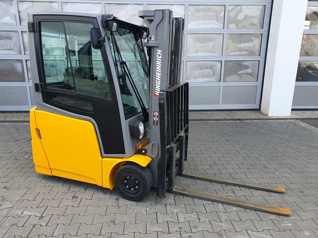 Jungheinrich EFG 215 / Triplex: 4.25m! / SS / 2.472h! / 2020 - Electric forklift: picture 2 Jungheinrich EFG 215 / Triplex: 4.25m! / SS / 2.472h! / 2020 - Electric forklift: picture 2