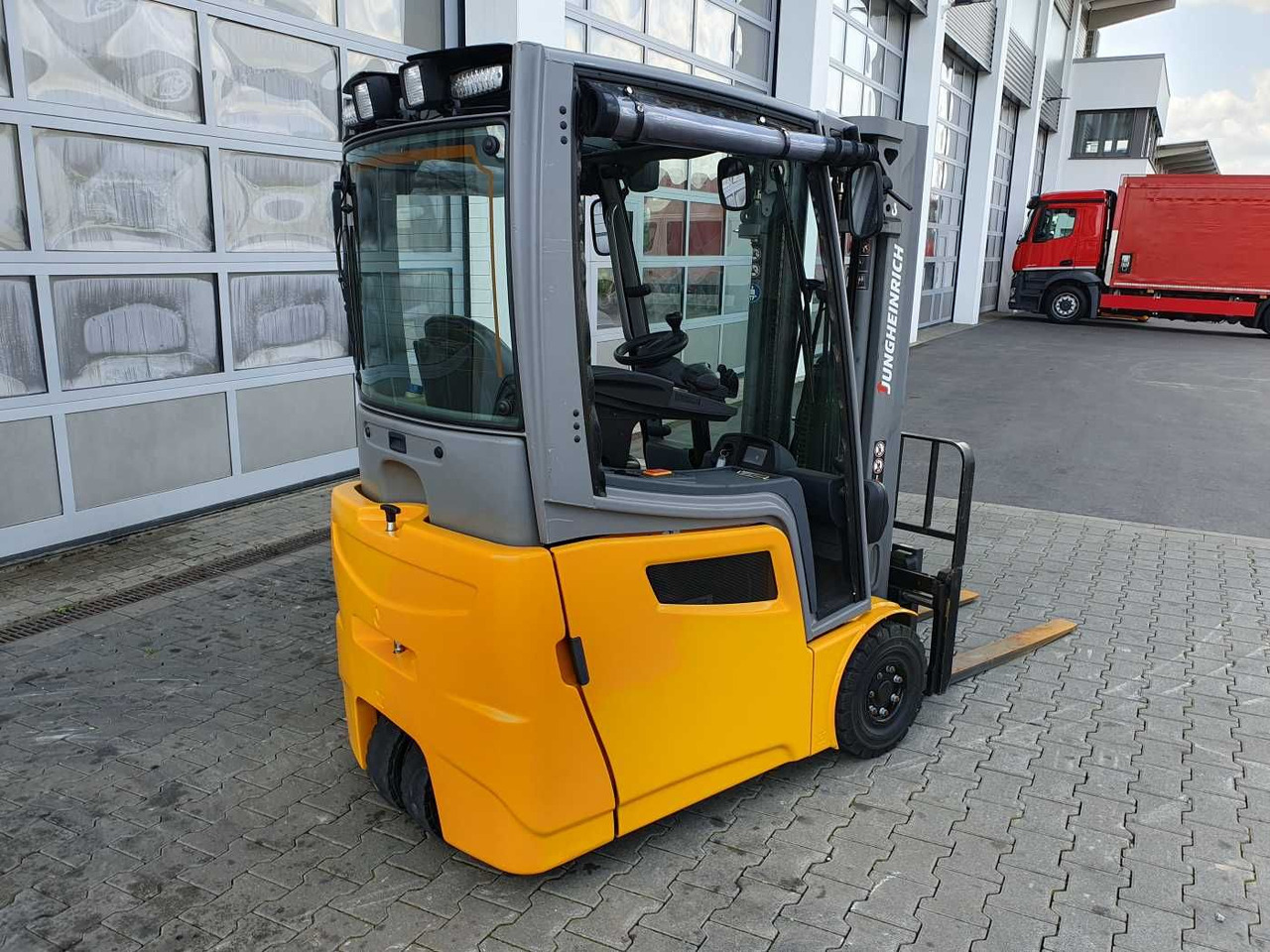 Jungheinrich EFG 215 / Triplex: 4.25m! / SS / nur 2.184h! - Electric forklift: picture 4 Jungheinrich EFG 215 / Triplex: 4.25m! / SS / nur 2.184h! - Electric forklift: picture 4
