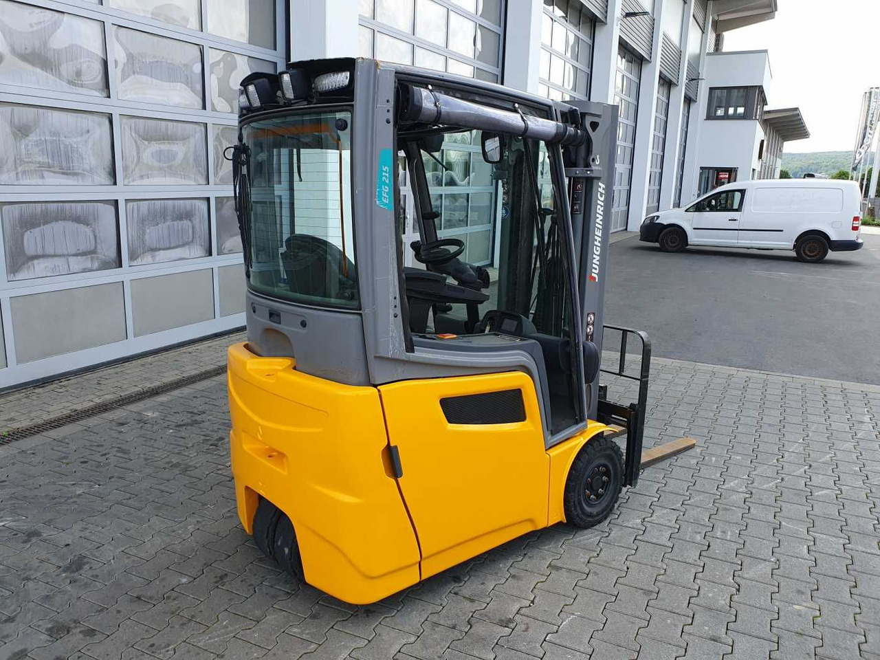 Jungheinrich EFG 215 / Triplex: 4.25m! / nur 3.439h! / 2022 - Electric forklift: picture 4 Jungheinrich EFG 215 / Triplex: 4.25m! / nur 3.439h! / 2022 - Electric forklift: picture 4