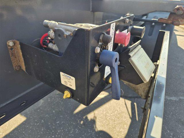 Low loader semi-trailer Krone SD Container, BPW-Achsen Liftachse mitte: picture 13