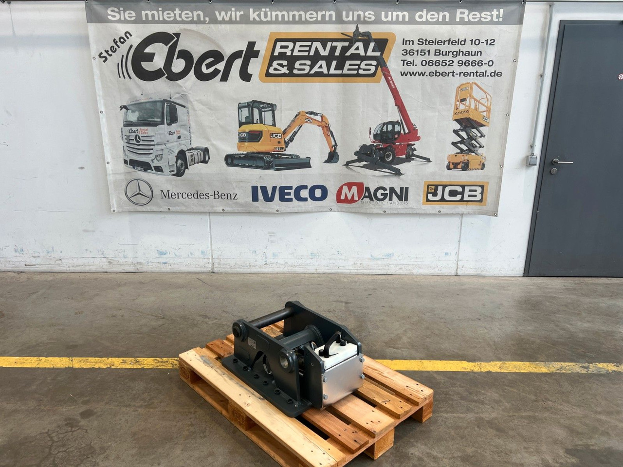 Liebherr Likufix SW33 Adapterplatte NEU lagernd - Quick coupler: picture 1 Liebherr Likufix SW33 Adapterplatte NEU lagernd - Quick coupler: picture 1