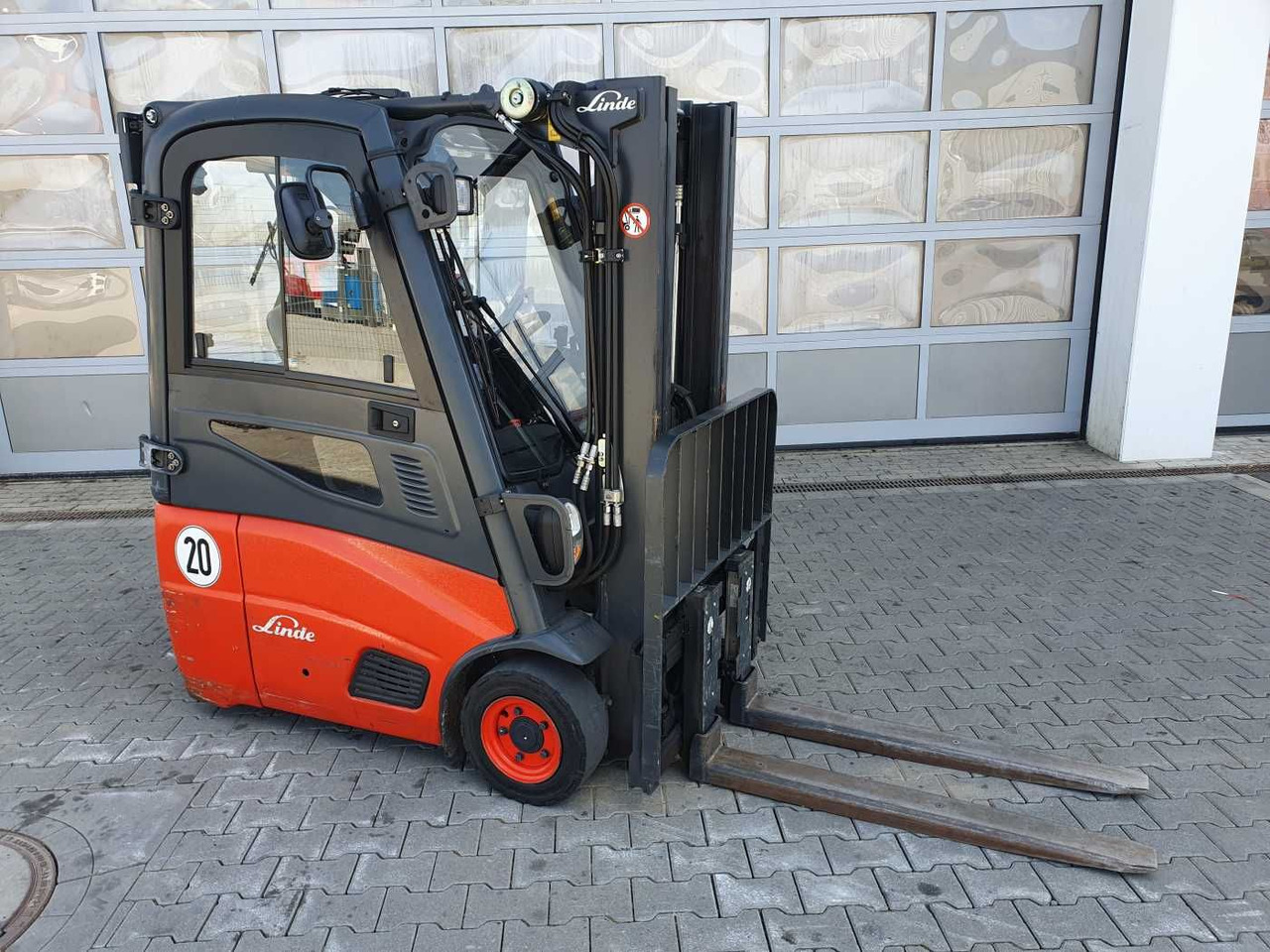 Linde E14 - 01 / Triplex: 4.00m! / SS / nur 3.405h! - Electric forklift: picture 2 Linde E14 - 01 / Triplex: 4.00m! / SS / nur 3.405h! - Electric forklift: picture 2