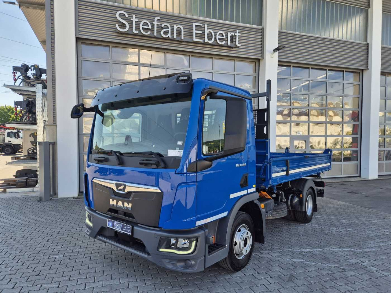 MAN TGL 8.190 4x2 BB Meiller 2x AHK Hydr. 3 Sitze - Tipper van: picture 2 MAN TGL 8.190 4x2 BB Meiller 2x AHK Hydr. 3 Sitze - Tipper van: picture 2