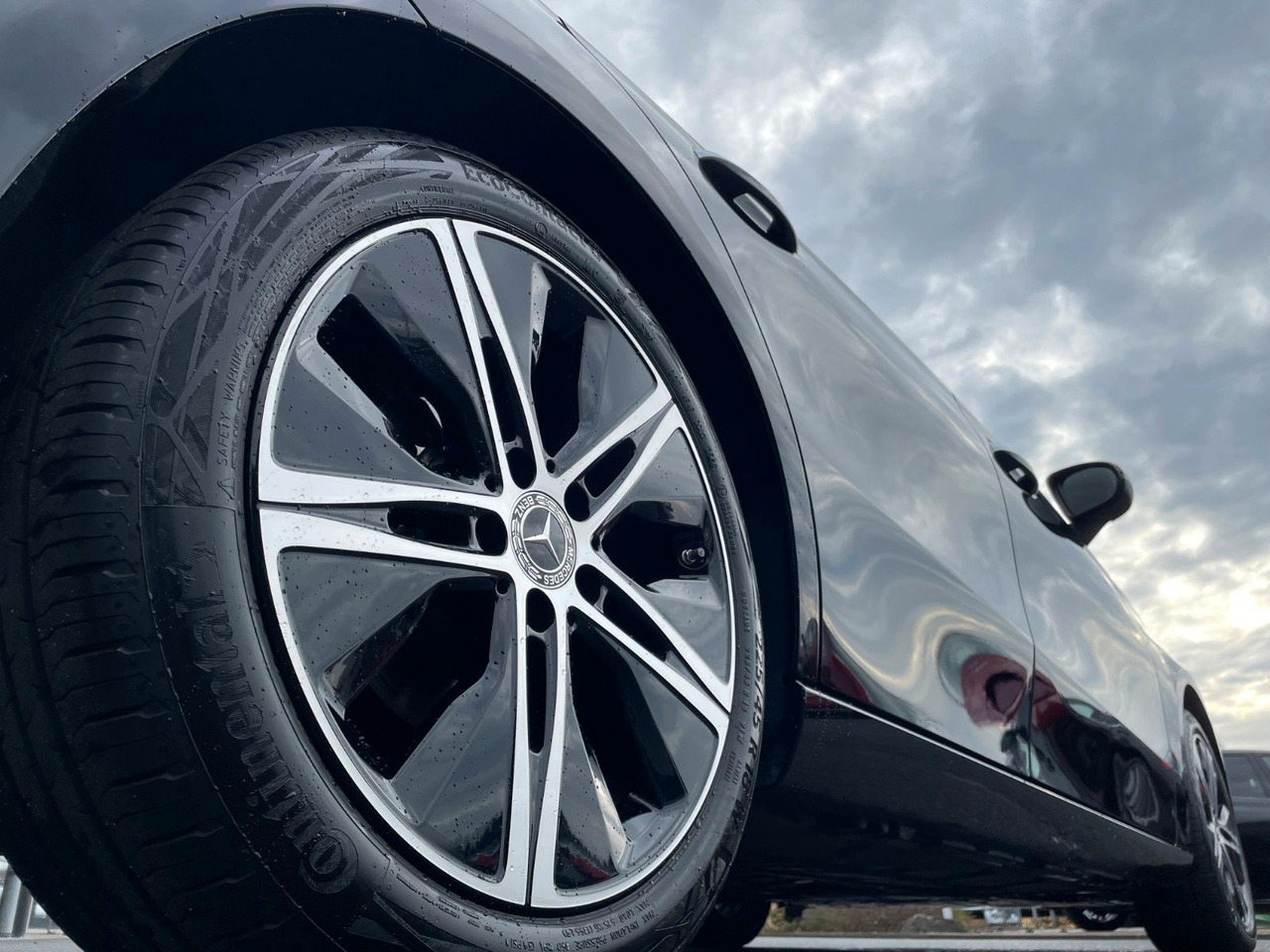 Mercedes-Benz A 180 Progressive Night+AHK+R-Kamera+Ambiente - Sedan: picture 5 Mercedes-Benz A 180 Progressive Night+AHK+R-Kamera+Ambiente - Sedan: picture 5